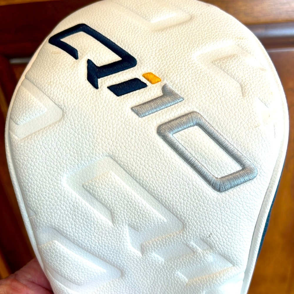 New QI10 Driver Headcover